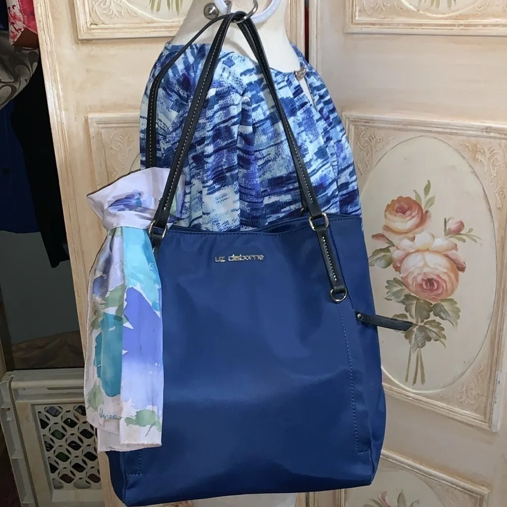 Liz Claiborne beautiful nylon bag perfect color for fall